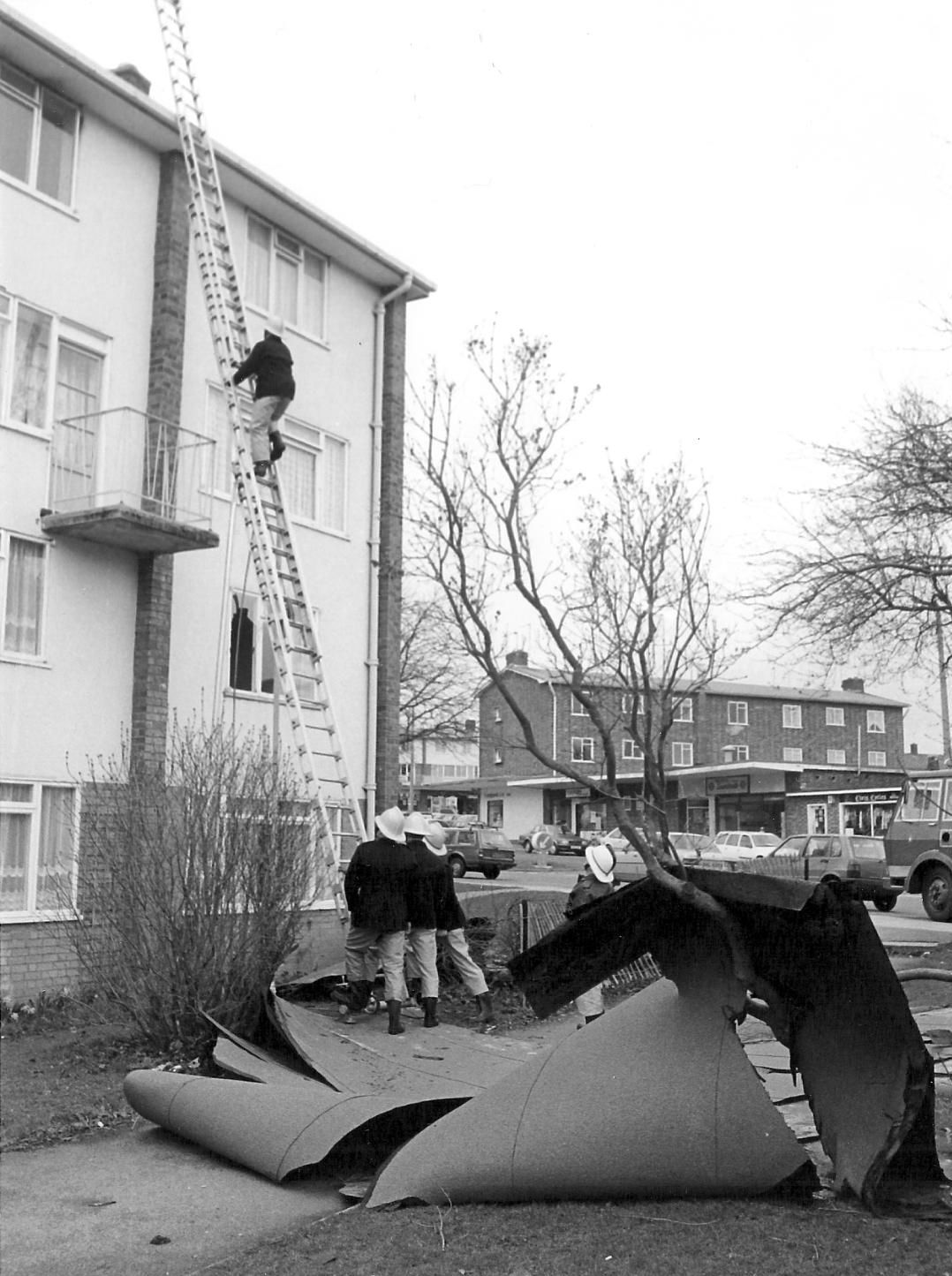 Roof blown off Crown Way flats, Lillington, 27 March 1987